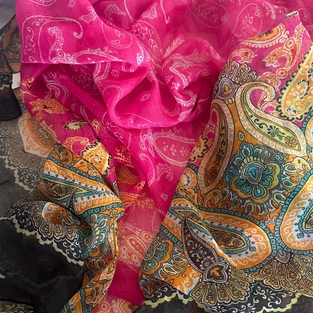 Elegant Paisley Scarf in Rich Pink